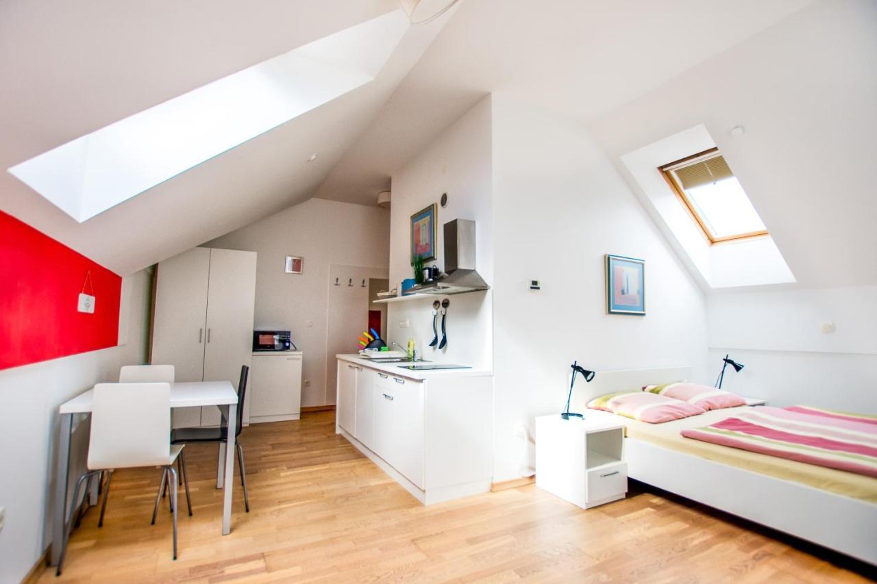 Apartments Agenija בלד מראה חיצוני תמונה