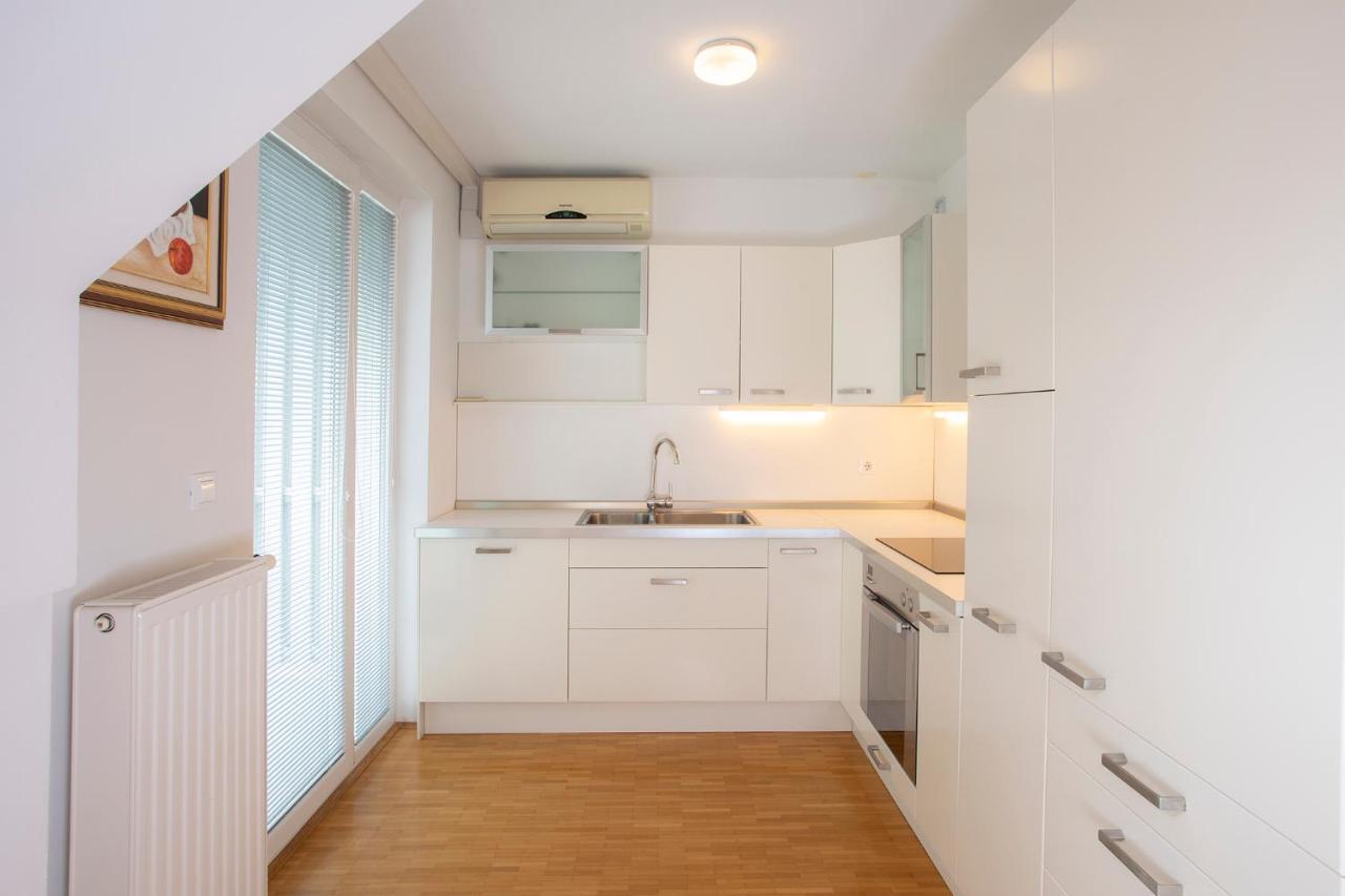 Apartments Agenija בלד מראה חיצוני תמונה