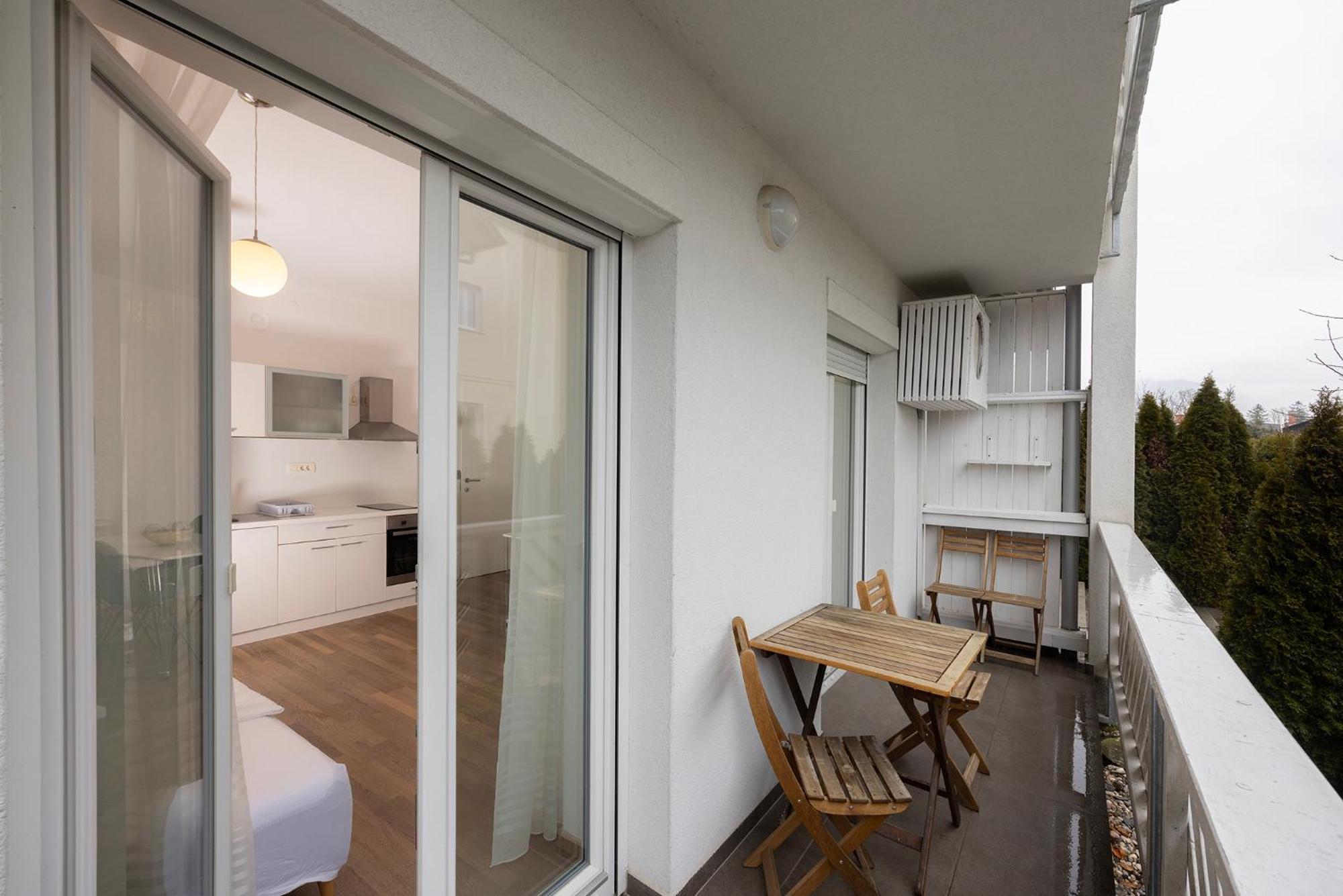 Apartments Agenija בלד מראה חיצוני תמונה