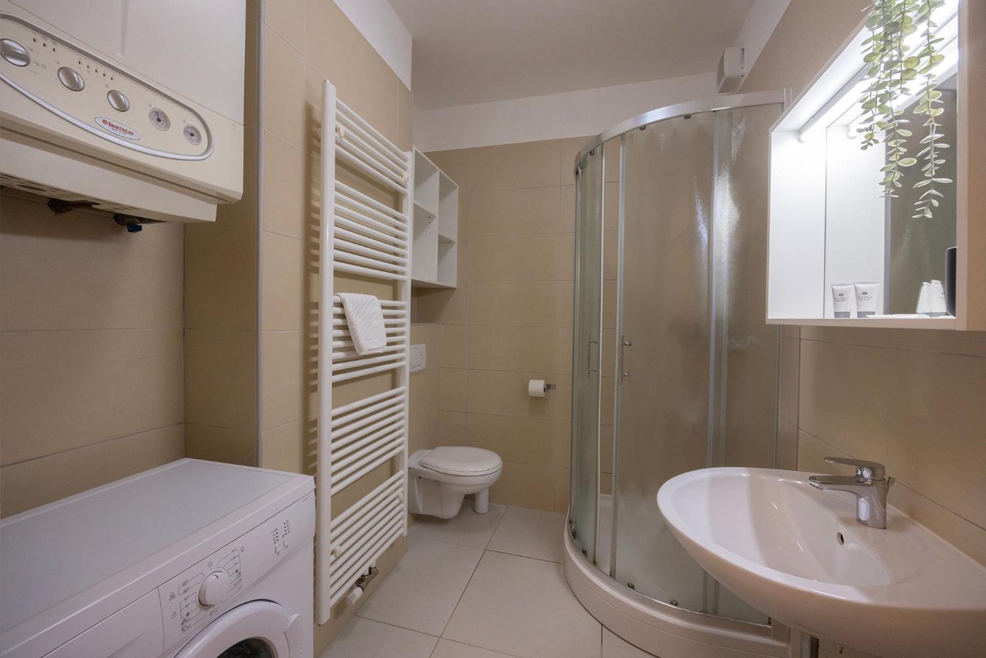 Apartments Agenija בלד מראה חיצוני תמונה